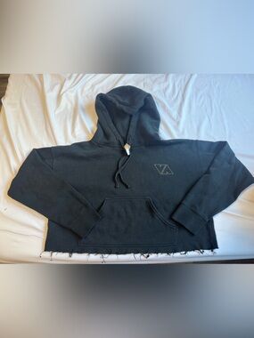 Black Women’s Cropped RVCA Hoodie Sweatshirt with Pockets and Adjustable Hood